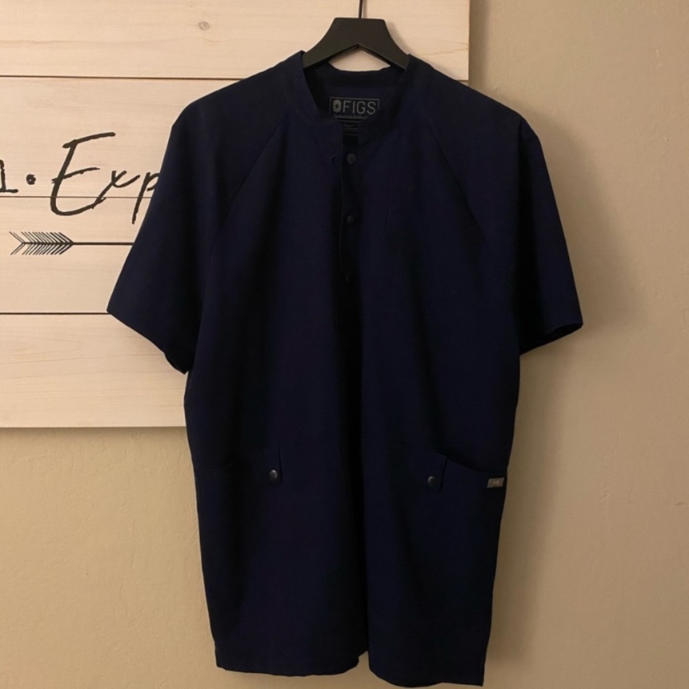 Navy Blue Men’s Figs XL scrub top